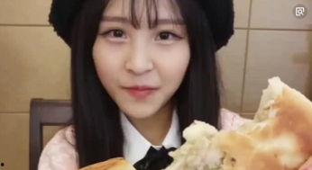 快手网红小妹吃瓜